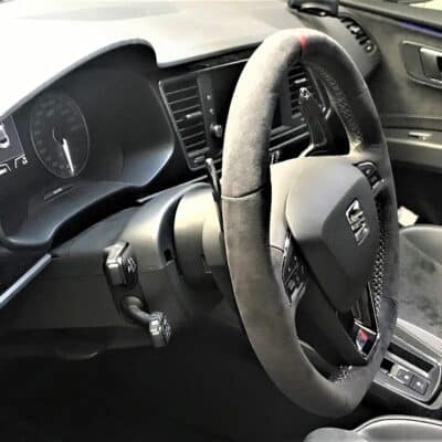 spacershop steering wheel extension kit to upgrade the Seat Leon driving position