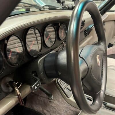 Spacershop steering wheel adapter for Porsche 964